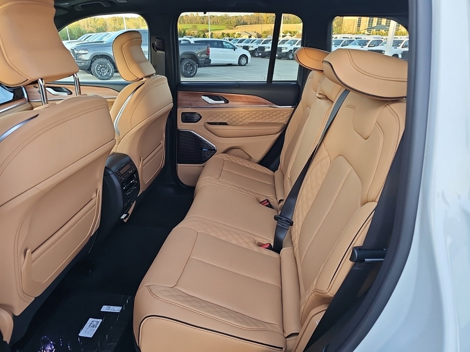 New 2027 Jeep Grand Cherokee Summit AWD/4WD image 17
