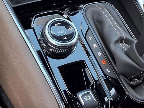 New 2026 GMC Canyon Denali w/ LPO, Denali Black Edition image 14