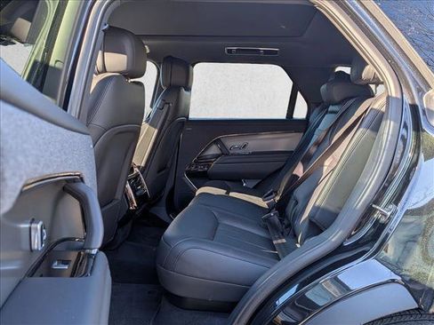 Used 2025 Land Rover Range Rover Sport SE image 8