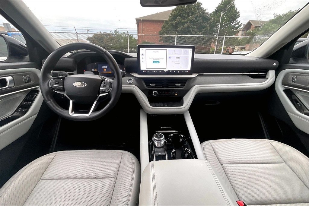 Used 2025 Ford Explorer Platinum w/ Ultimate Package AWD/4WD image 14