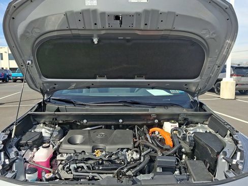 Certified 2024 Toyota RAV4 SE w/ Convenience Package image 27
