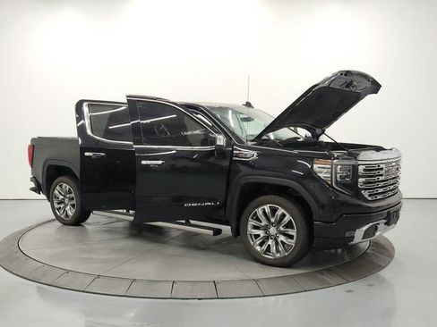 Used 2024 GMC Sierra 1500 Denali w/ Denali Reserve Package AWD/4WD image 9
