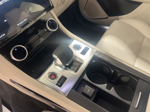 New 2026 Jaguar F-PACE R-Dynamic S image 17