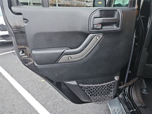 Used 2016 Jeep Wrangler Unlimited Sport image 23