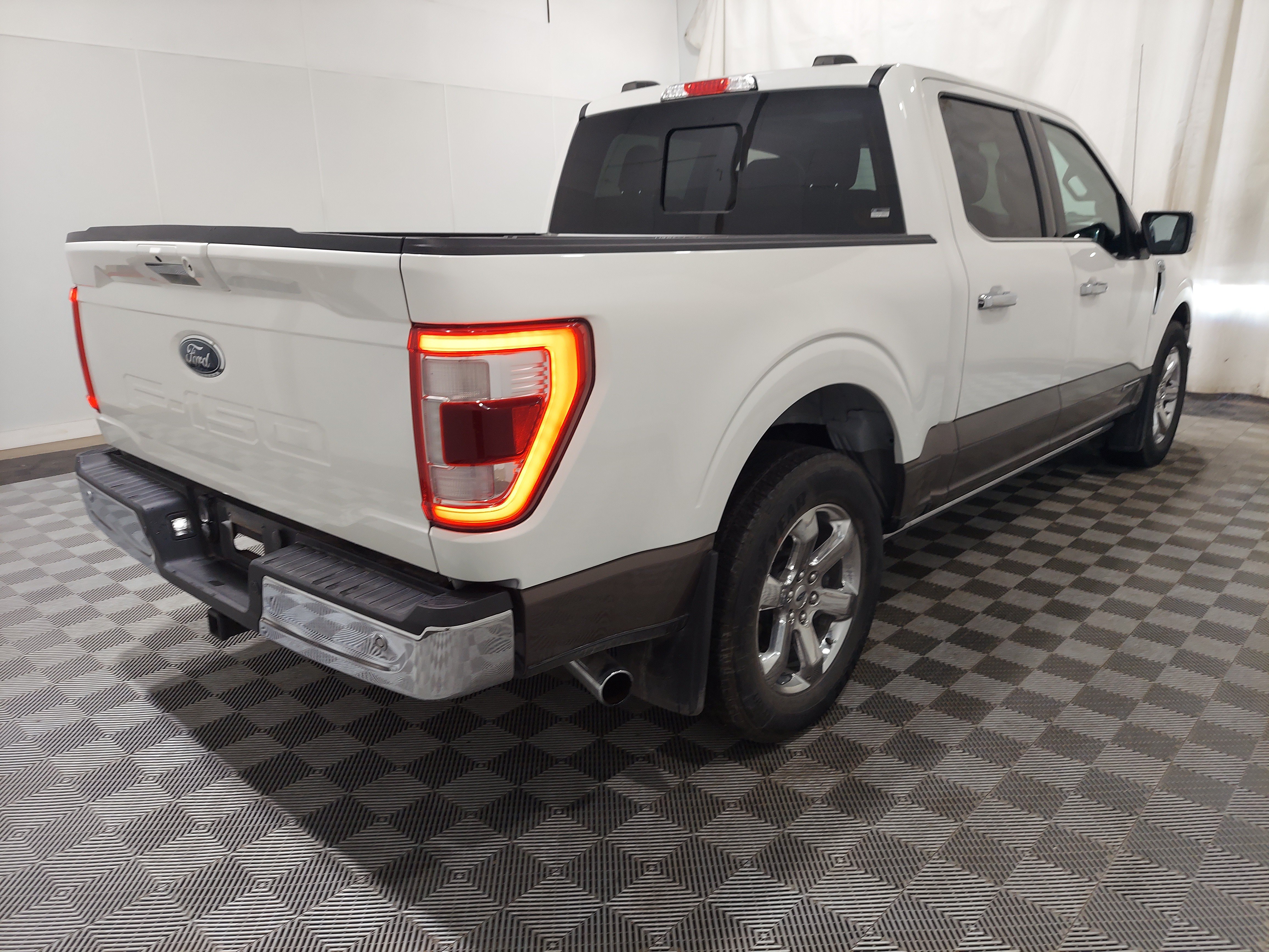 Used 2021 Ford F150 Lariat w/ Equipment Group 502A High RWD image 3