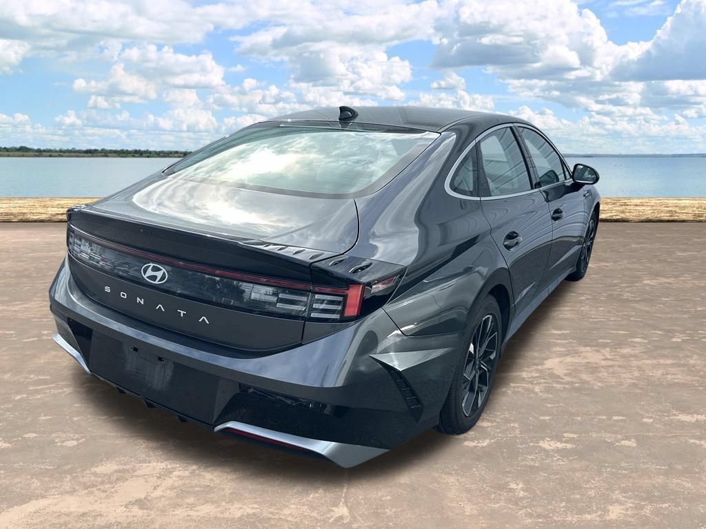Used 2025 Hyundai Sonata SEL FWD image 9
