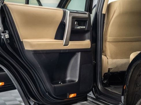 Certified 2022 Toyota 4Runner SR5 AWD/4WD image 38