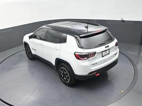 Used 2026 Jeep Compass Trailhawk AWD/4WD image 15