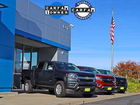 Used 2025 GMC Yukon Elevation image 45