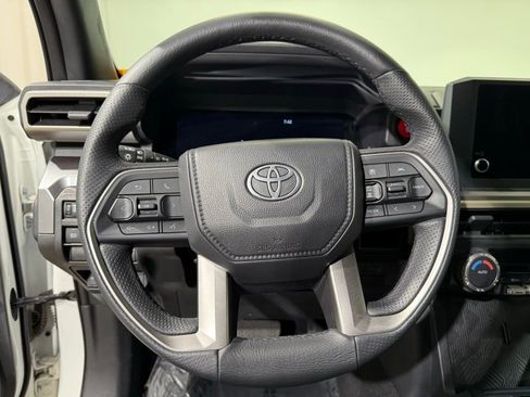 Certified 2025 Toyota Tacoma TRD Off-Road image 20