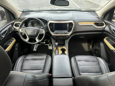 Used 2019 GMC Acadia Denali w/ Technology Package FWD image 19