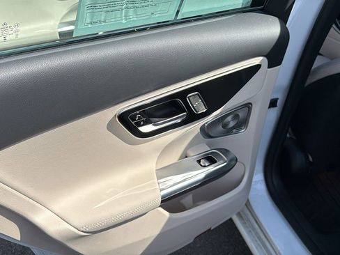 Used 2025 Mercedes-Benz C 300 Sedan image 20