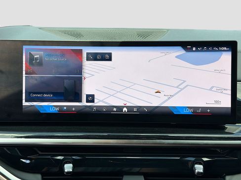 Used 2025 BMW X6 M60i image 30