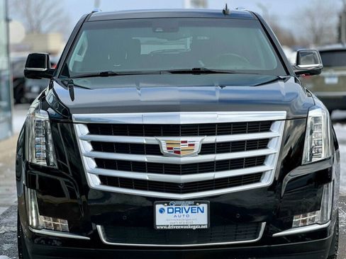Used 2015 Cadillac Escalade Premium image 38