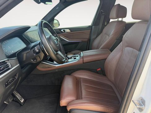 Used 2021 BMW X7 xDrive40i w/ M Sport Package image 9