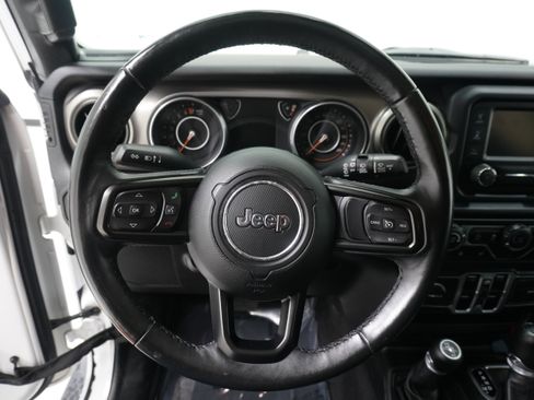 Used 2018 Jeep Wrangler Unlimited Sport S image 17