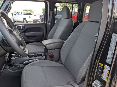 Used 2025 Jeep Wrangler Sport S image 24