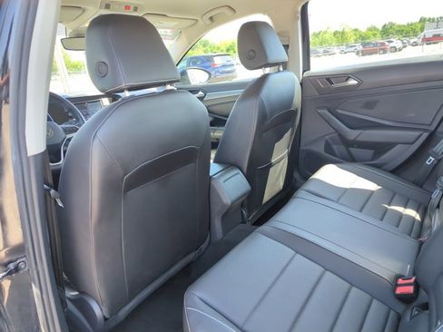 Used 2024 Volkswagen Jetta SE image 16