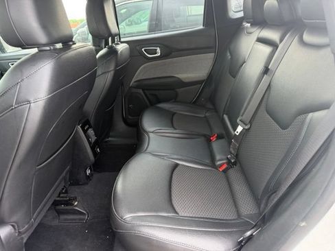 Used 2024 Jeep Compass Latitude AWD/4WD image 7