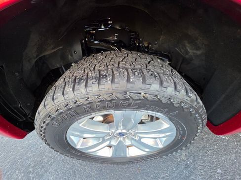 Used 2017 Ford F150 Platinum w/ Equipment Group 701A Luxury image 50