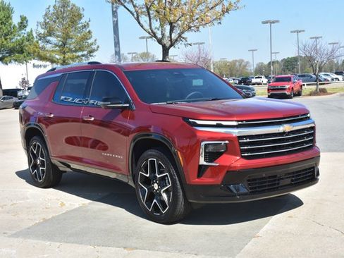 New 2026 Chevrolet Traverse High Country image 3