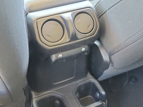 Used 2021 Jeep Wrangler Unlimited Sport AWD/4WD image 14