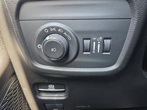 New 2025 Jeep Grand Cherokee L Limited w/ Luxury Tech Group II image 28