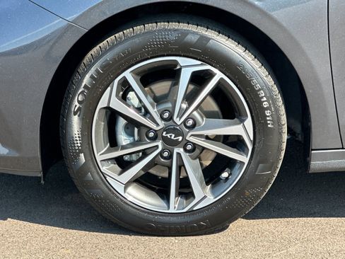 Used 2024 Kia Forte LXS w/ LXS Technology Package FWD image 22