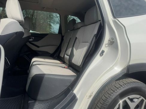 Used 2019 Subaru Forester Premium image 8
