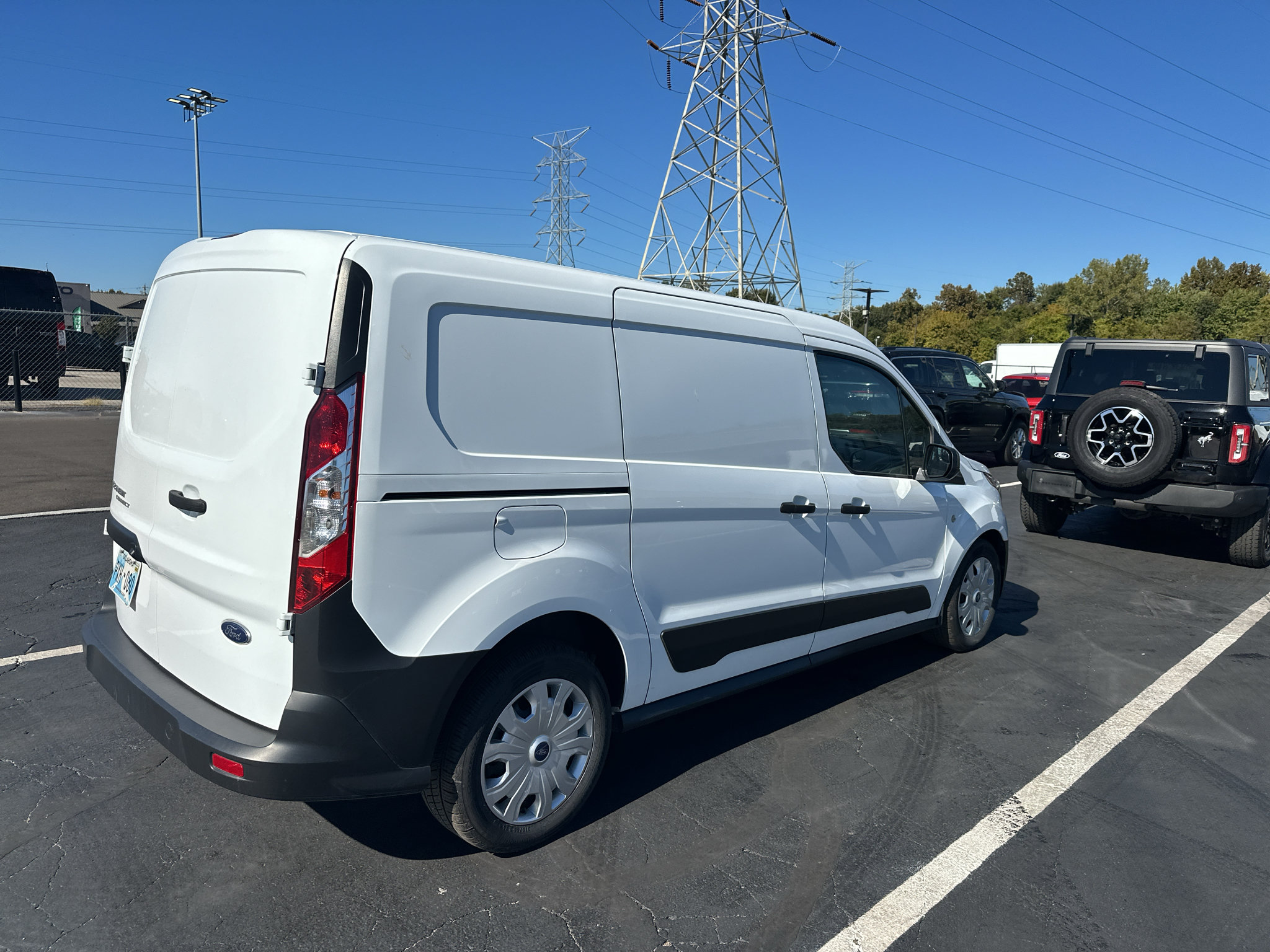 Used 2023 Ford Transit Connect XL FWD image 5