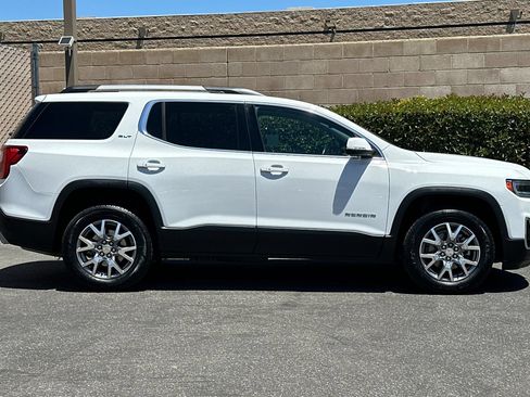 Certified 2020 GMC Acadia SLT AWD/4WD image 3