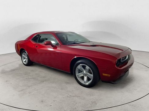 Used 2009 Dodge Challenger SE RWD image 7