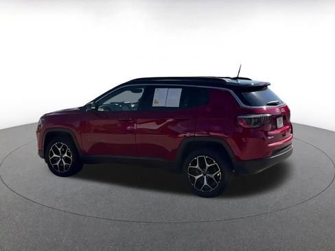 Used 2025 Jeep Compass Limited image 9