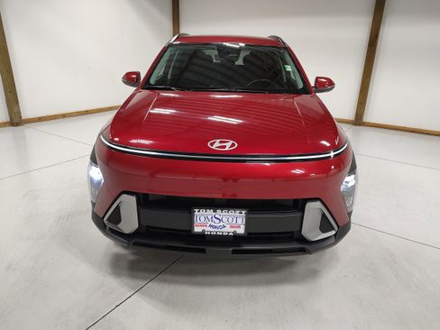 Used 2025 Hyundai Kona SEL image 3