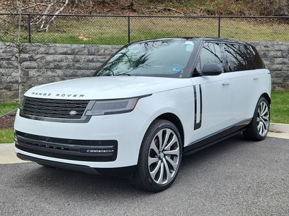 New 2025 Land Rover Range Rover Long Wheelbase SE