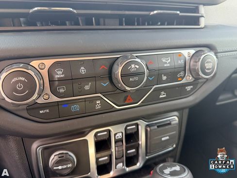 Certified 2025 Jeep Wrangler Unlimited Sahara AWD/4WD image 26