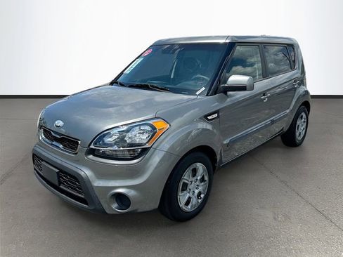Used 2013 Kia Soul FWD image 3