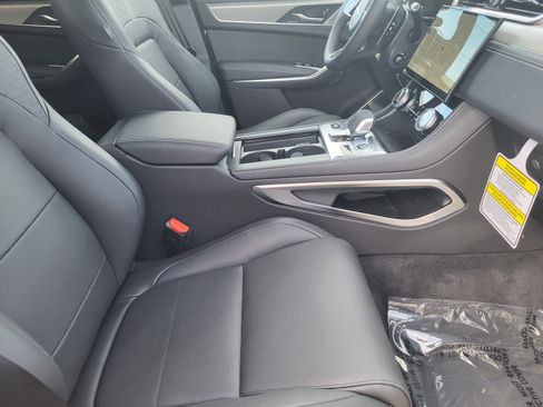 New 2026 Jaguar F-PACE R-Dynamic S image 17