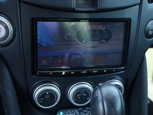 Used 2017 Nissan 370Z Touring image 9