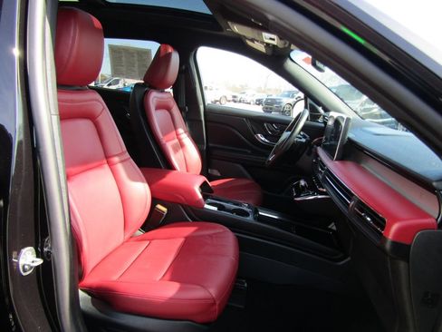 Used 2025 Lincoln Corsair Grand Touring w/ Equipment Group 301A AWD/4WD image 18