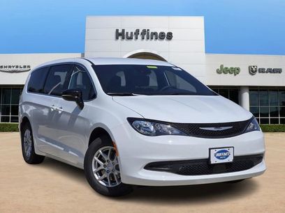 New 2026 Chrysler Voyager LX