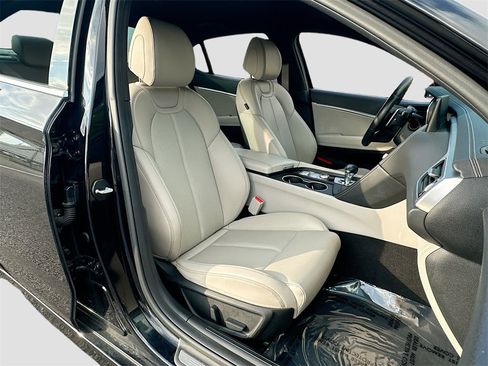 Used 2023 Genesis G70 2.0T image 25