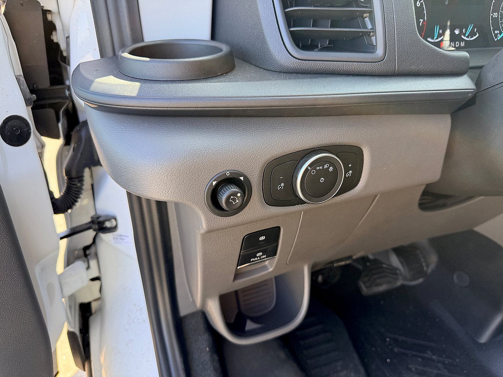 Used 2024 Ford Transit 250 148 Medium Roof RWD image 23