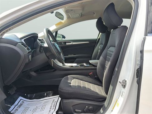 Used 2016 Ford Fusion SE FWD image 10