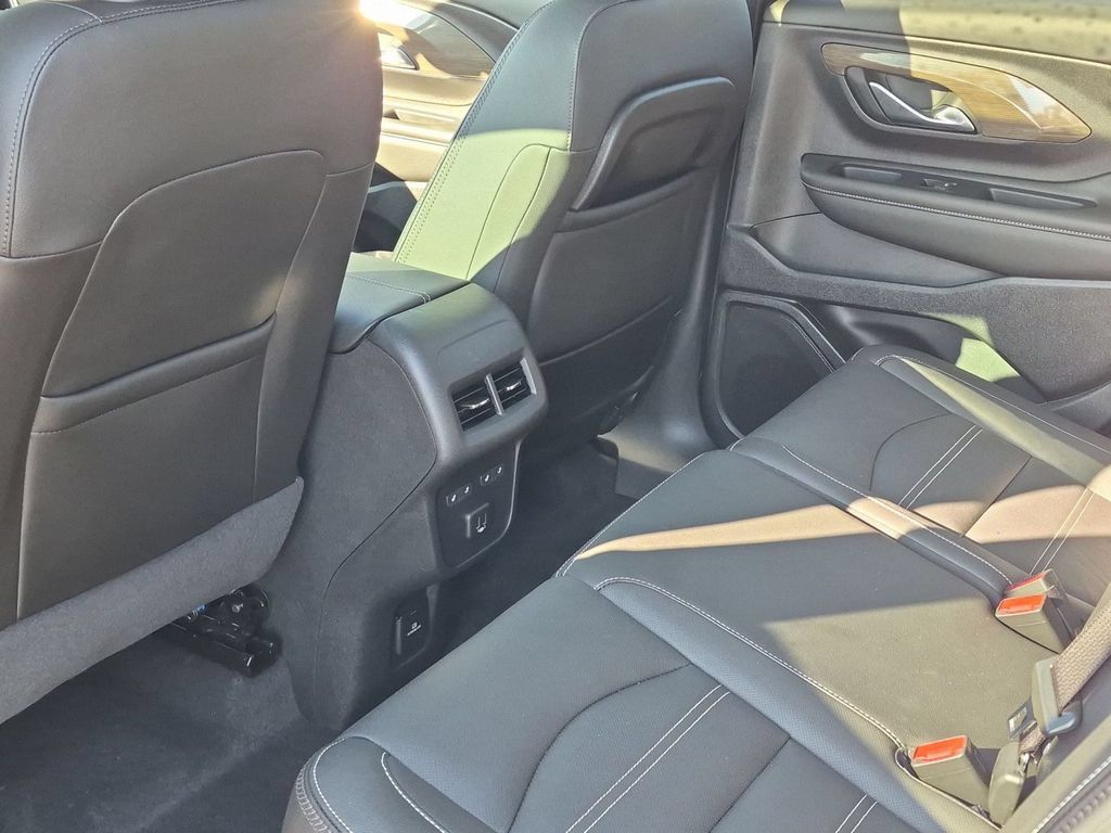 Used 2023 GMC Terrain Denali w/ Denali Premium Package AWD/4WD image 29