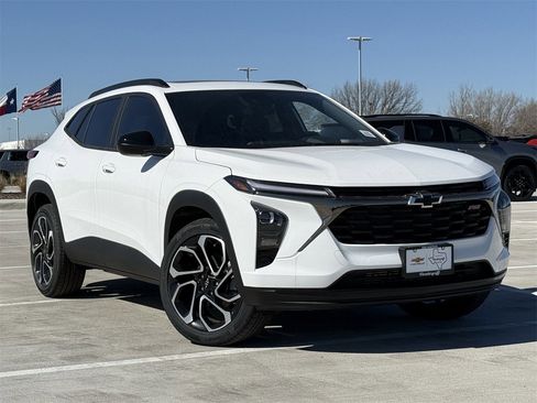 New 2026 Chevrolet Trax RS w/ Sunroof Package image 2