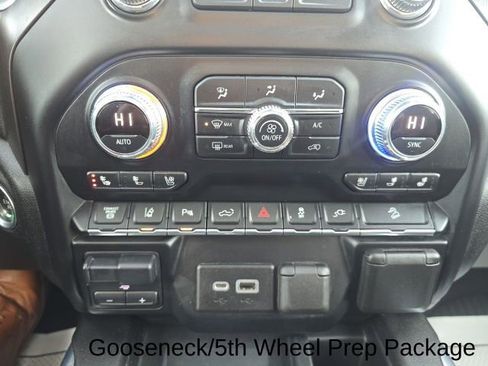 Used 2020 GMC Sierra 2500 AT4 w/ AT4 Premium Package image 21