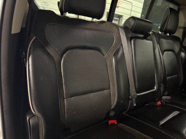 Used 2022 RAM 1500 Laramie w/ Off Road Group AWD/4WD image 16