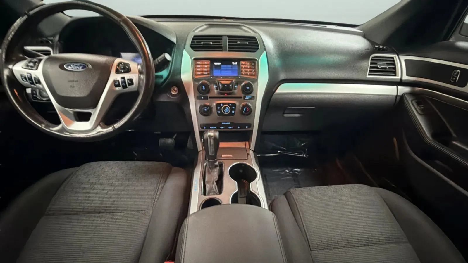 Used 2015 Ford Explorer XLT FWD image 14