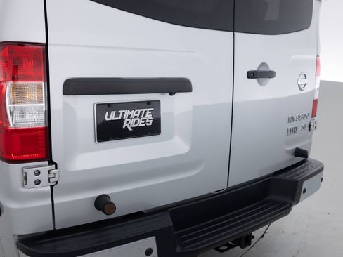 Used 2016 Nissan NV 3500 SL image 17